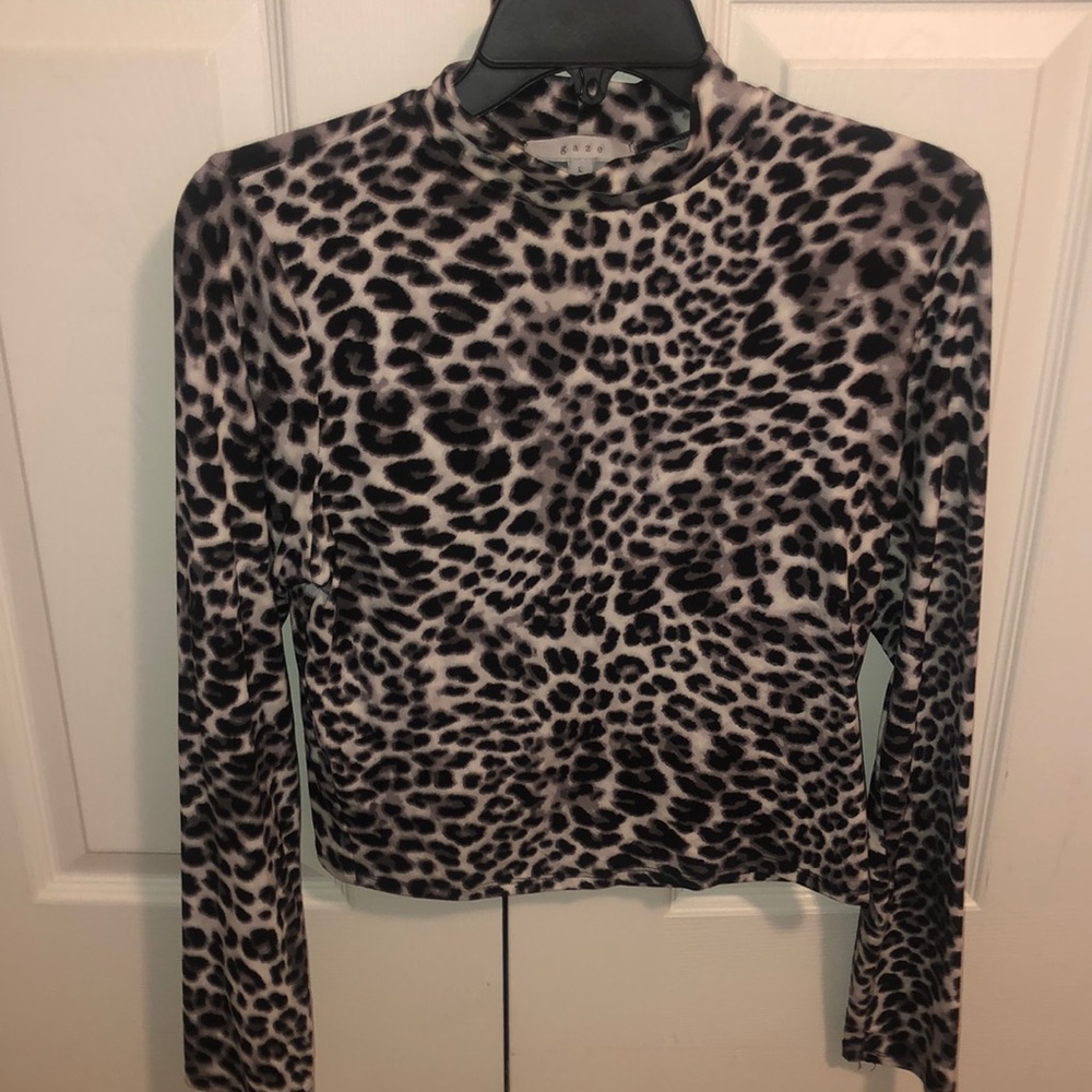 Turtle neck printed long sleeved shirt